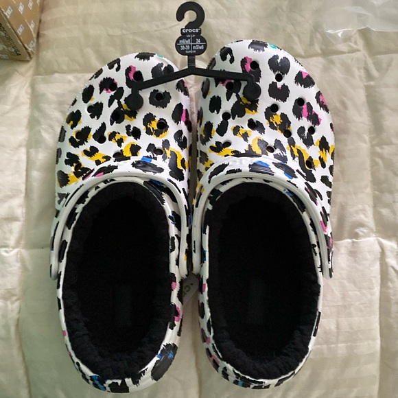 CROCS FUZZY LINED CLOGS - Picture 1 of 3